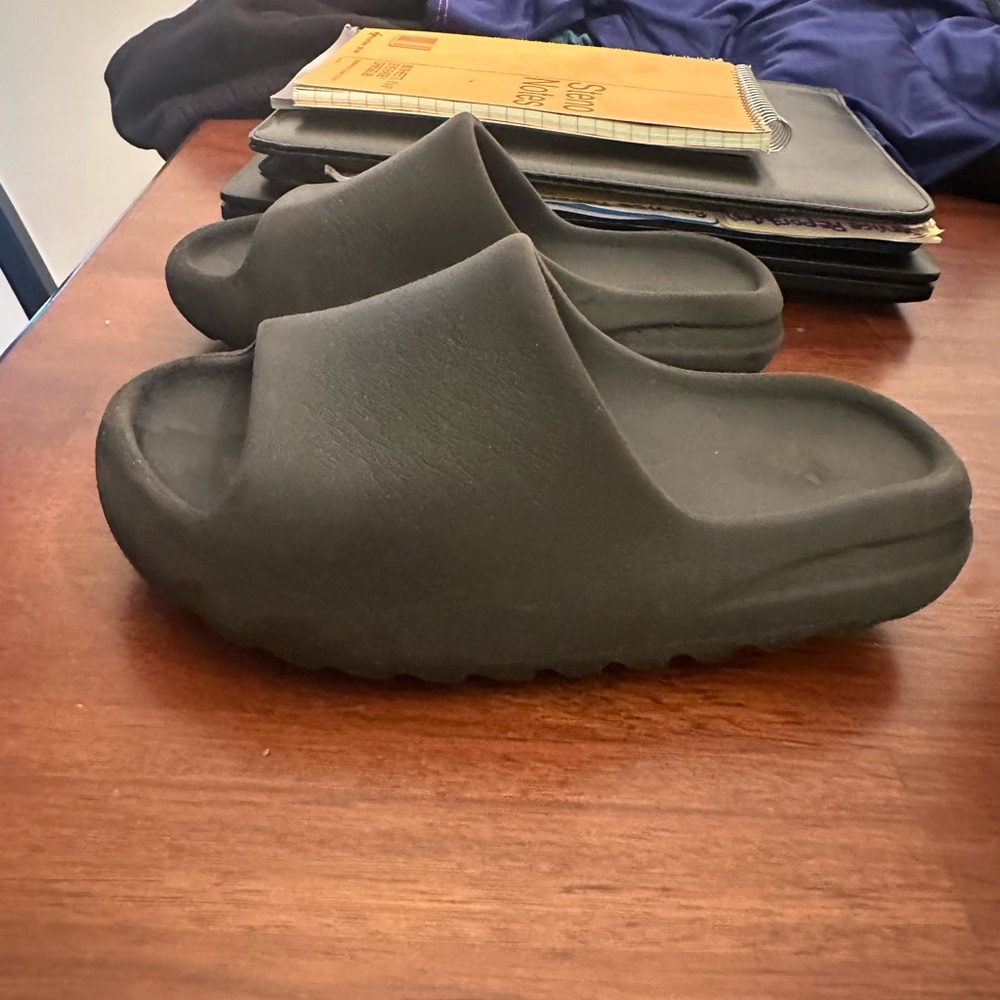 Boys youth Yeezys size 3. Used but clean . Small marks and some wear